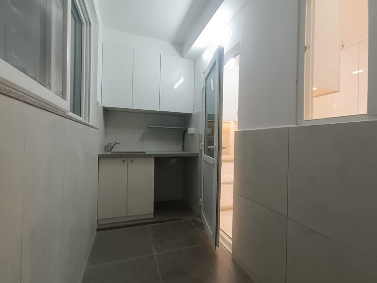 Bathroom, rajapushpa-provincia 3 Bedroom 2020 Sq.Ft. Apartment In Narsingi Hyderabad 9662118