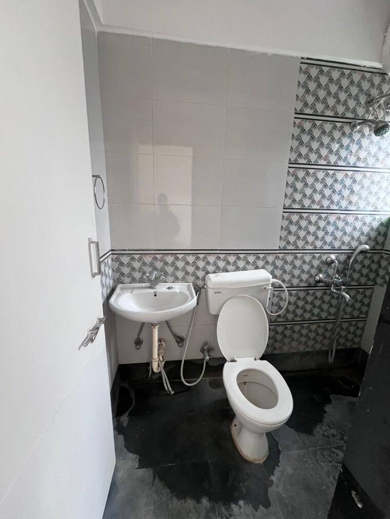 Bathroom, bavdhan 2 Bedroom 1000 Sq.Ft. Apartment In Bavdhan Pune 9662181