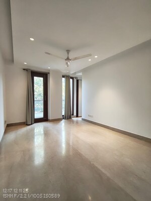 Room in 4 BHK Builder Floor at Vasant Vihar – for Rent