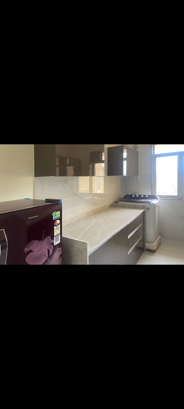 Room, kandivali west Pg For Girls In Kandivali West 9662190