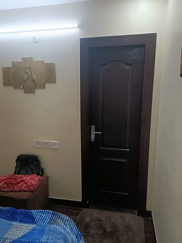 Furnished Amenities in 2.5 BHK Apartment at AIMS Golf Town, Sector 4 Greater Noida – for Sale