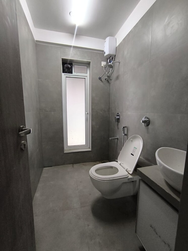Bathroom, ekta-tripolis 3 Bedroom 1084 Sq.Ft. Apartment In Goregaon West Mumbai 9662226