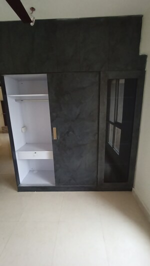 Room in 2 BHK Apartment at Signature Global Prime, Sector 63a – for Rent