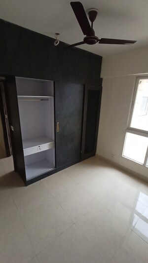 Room in 2 BHK Apartment at Signature Global Prime, Sector 63a – for Rent