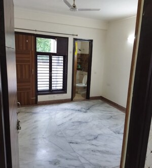 Room in 2 BHK Builder Floor at Sector 47 – for Rent