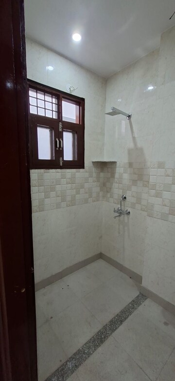 Room in 2 BHK Builder Floor at Sector 47 – for Rent