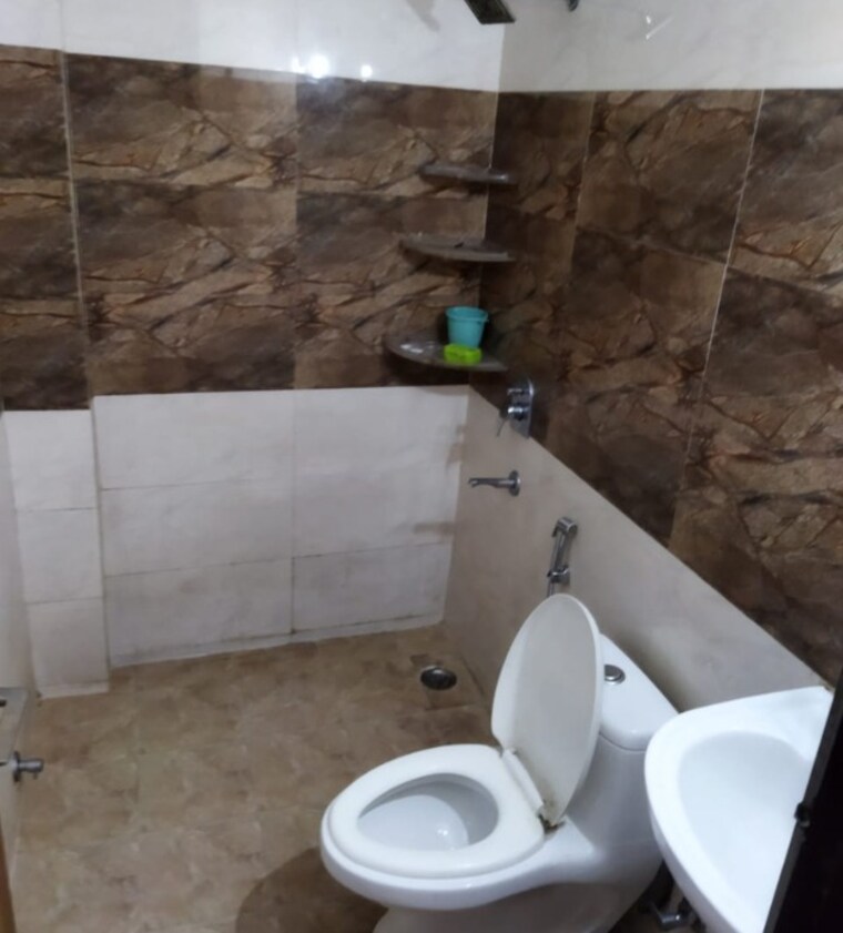 Bathroom, sector 47 2 Bedroom 2000 Sq.Ft. Builder Floor In Sector 47 Gurgaon 9662217