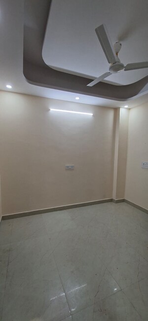 Room in 2 BHK Builder Floor at Sector 47 – for Rent