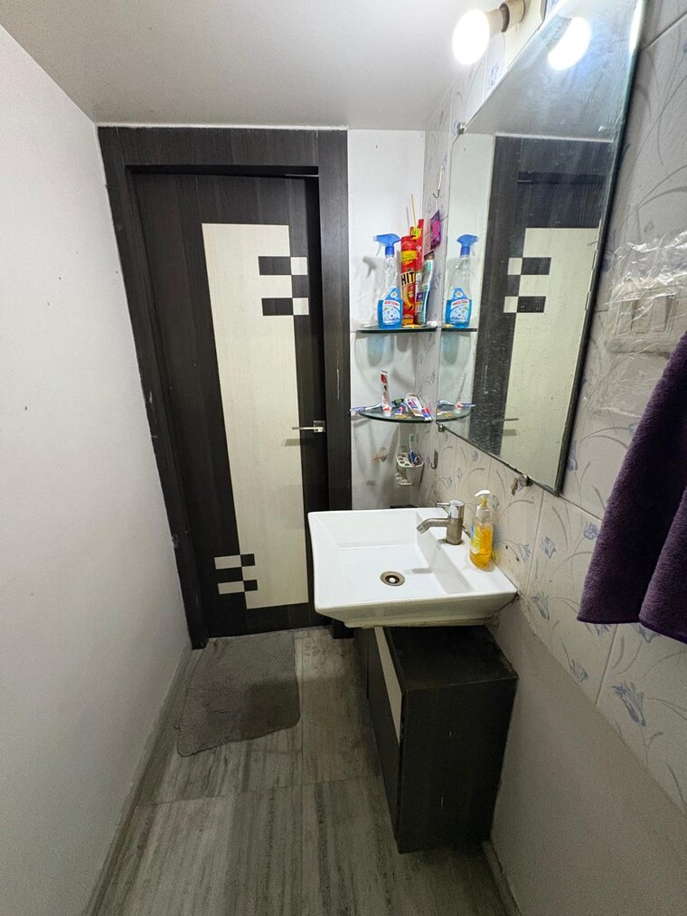 Washroom, satellite 2 Bedroom 1200 Sq.Ft. Apartment In Satellite Ahmedabad 9662266