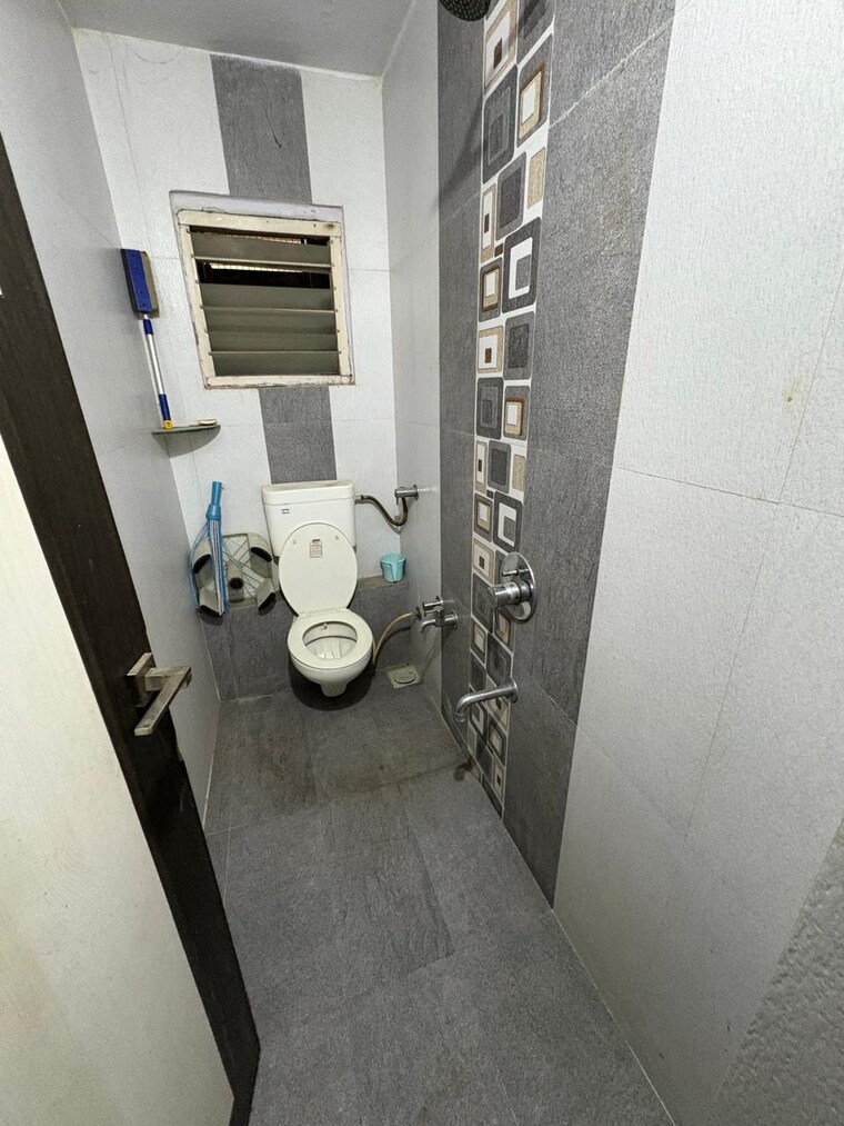 Bathroom, satellite 2 Bedroom 1200 Sq.Ft. Apartment In Satellite Ahmedabad 9662266
