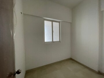 Room in 4 BHK Apartment at Mantri Blossom, Ashok Nagar – for Sale