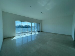 Room in 4 BHK Apartment at Mantri Blossom, Ashok Nagar – for Sale