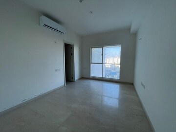 Room in 4 BHK Apartment at Mantri Blossom, Ashok Nagar – for Sale