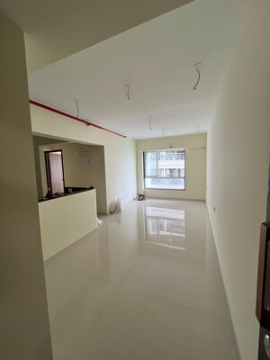 Room in 2 BHK Apartment at Borivali East – for Rent