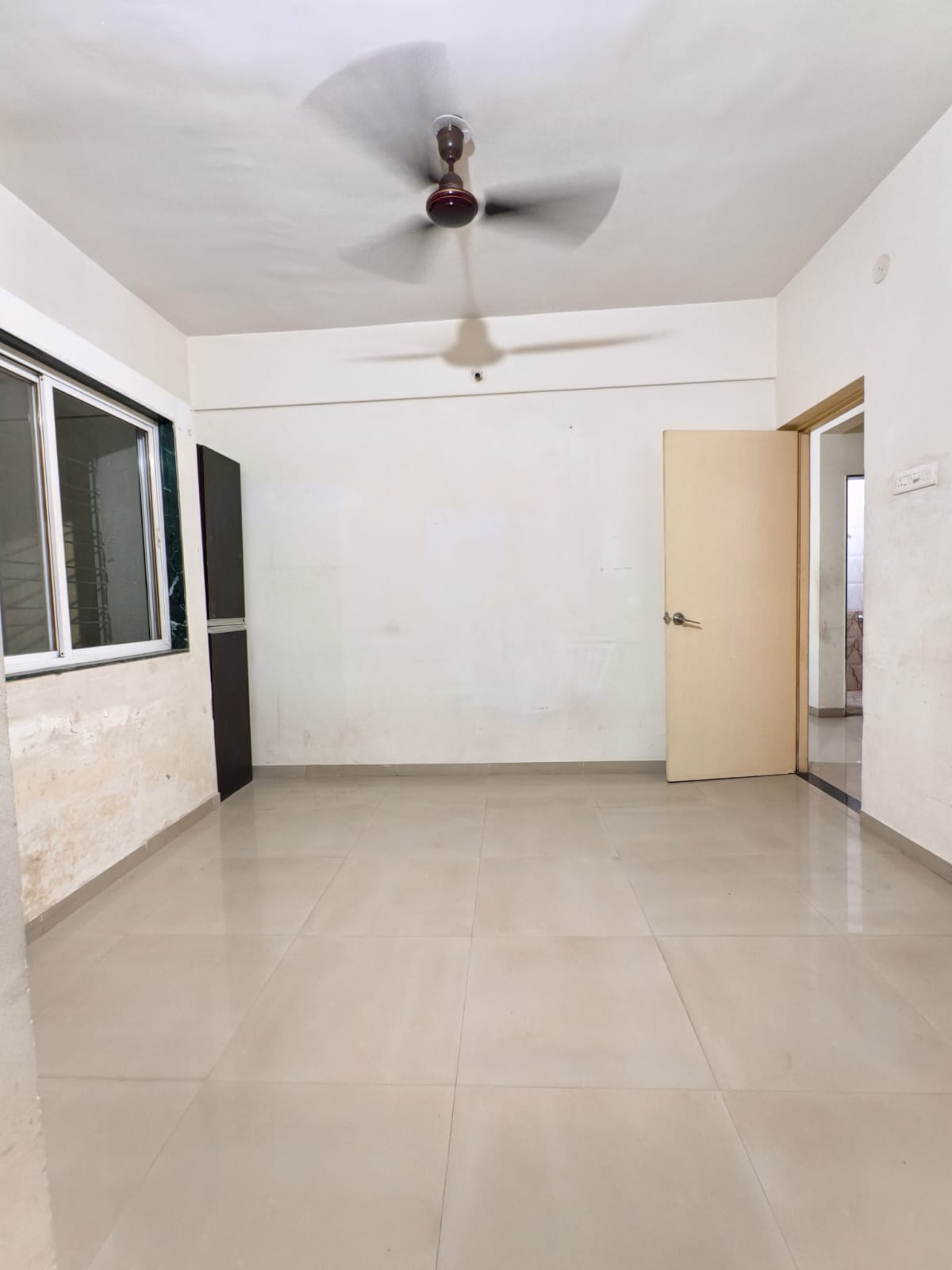 2 BHK Apartment For Sale in 2 Bhk Spacious Flat For S