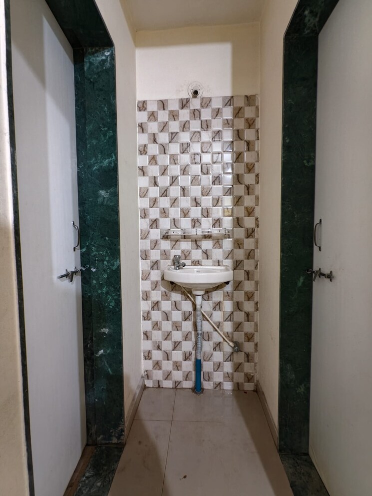 Bathroom, narhe 2 Bedroom 1300 Sq.Ft. Apartment In Narhe Pune 9662289