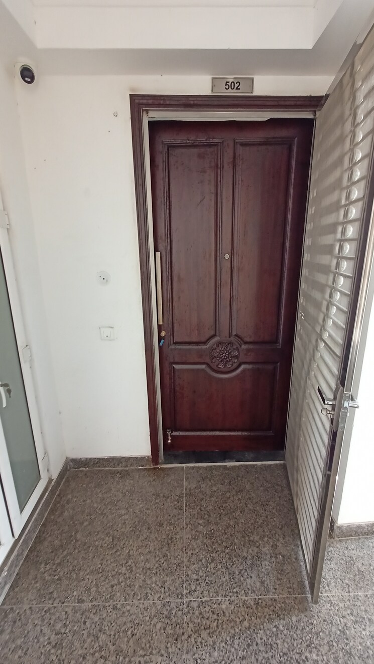 Master Bedroom, sector 52 5 Bedroom 3300 Sq.Ft. Apartment In Sector 52 Gurgaon 9662295