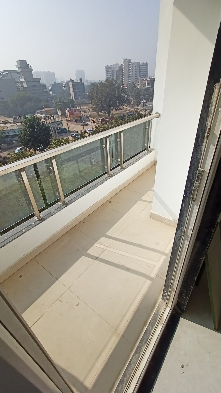 Balcony, sector 52 5 Bedroom 3300 Sq.Ft. Apartment In Sector 52 Gurgaon 9662295