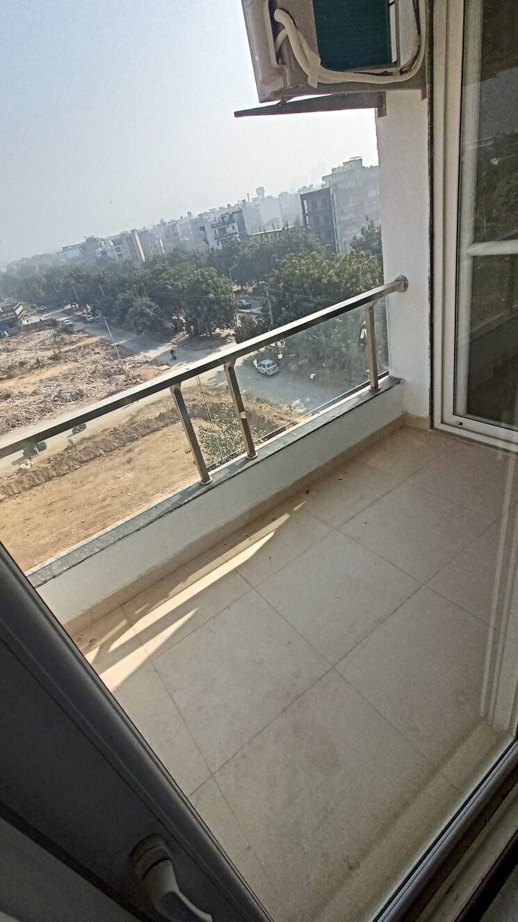 Balcony, sector 52 5 Bedroom 3300 Sq.Ft. Apartment In Sector 52 Gurgaon 9662295