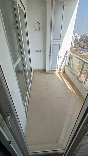 Balcony in 5 BHK Apartment at Sector 52 – for Rent