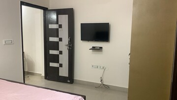 Room in 1 BHK Builder Floor at DLF The Grove, Sector 54 – for Rent