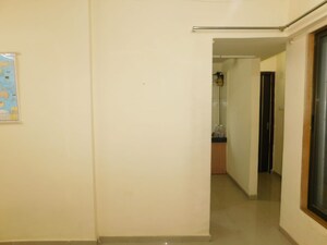 Room in 2 BHK Apartment at Velentine Tower, Goregaon East – for Rent