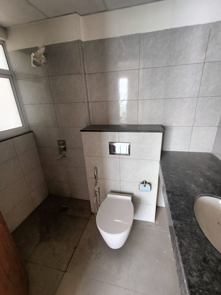 Bathroom, godrej-woods 2 Bedroom 1054 Sq.Ft. Apartment In Sector 43 Noida 9651193