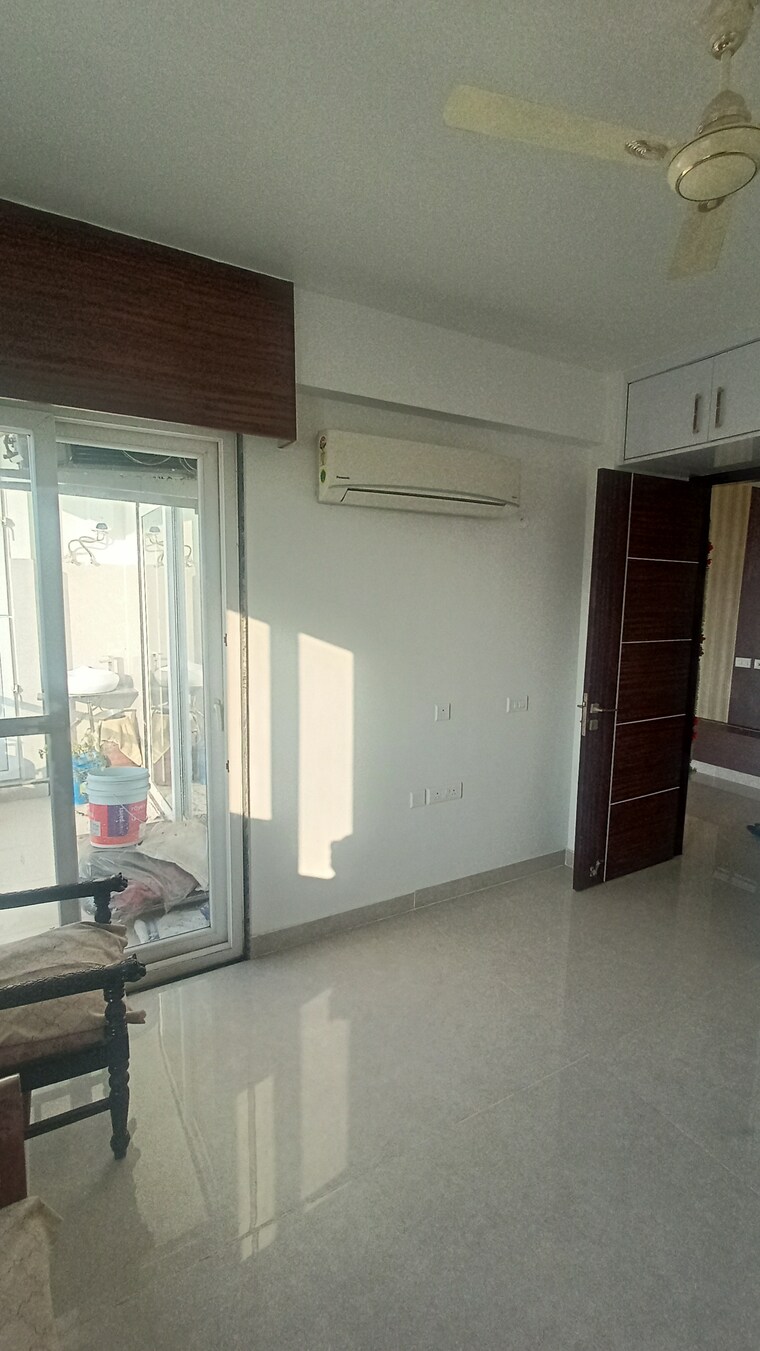 undefined, sector 52 5 Bedroom 3300 Sq.Ft. Apartment In Sector 52 Gurgaon 9662346