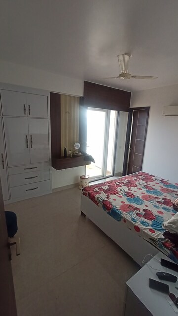 Bedroom in 5 BHK Apartment at Sector 52 – for Rent
