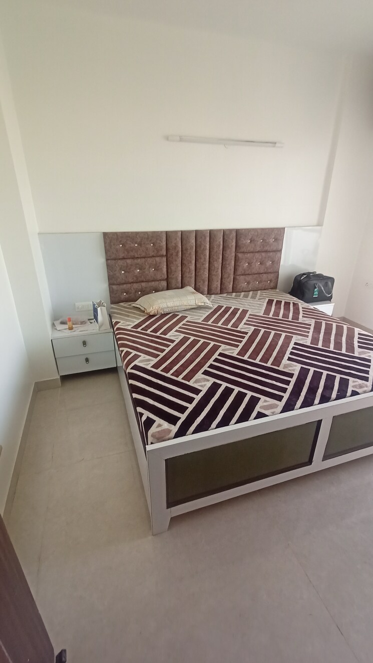 Bedroom, sector 52 5 Bedroom 3300 Sq.Ft. Apartment In Sector 52 Gurgaon 9662346