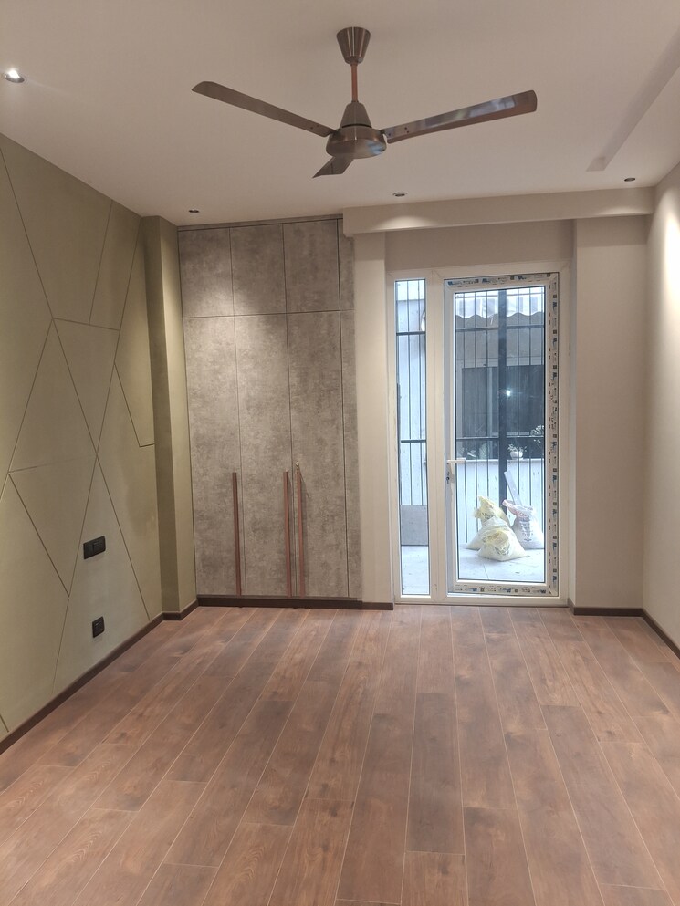 undefined, dlf phase i 3 Bedroom 1800 Sq.Ft. Builder Floor In Dlf Phase I Gurgaon 9662363