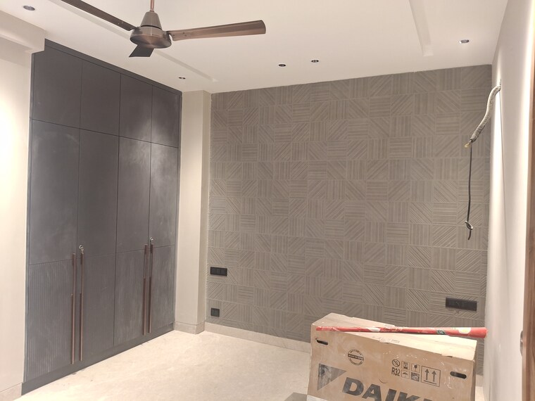 Bathroom, dlf phase i 3 Bedroom 1800 Sq.Ft. Builder Floor In Dlf Phase I Gurgaon 9662363