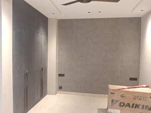 Room in 3 BHK Builder Floor at Dlf Phase I – for Sale