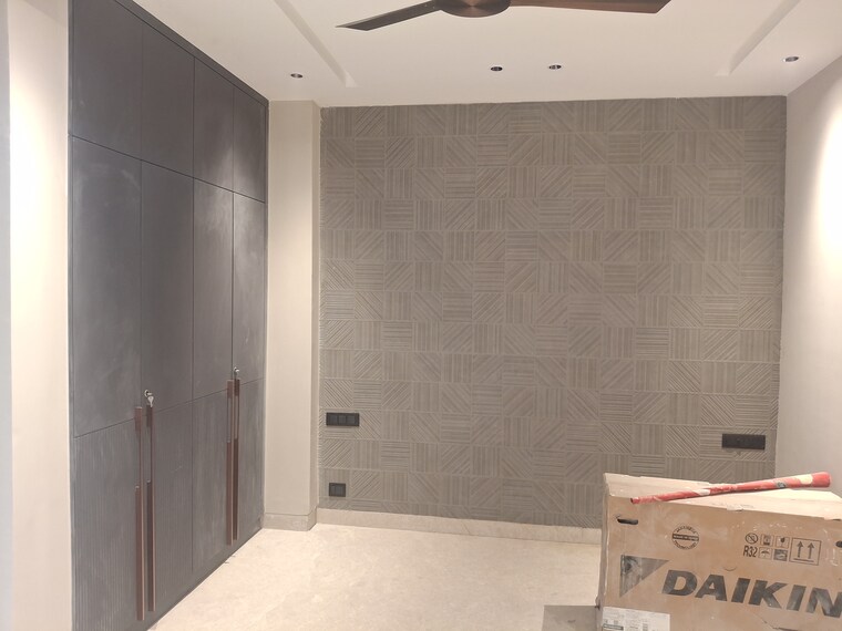 Room, dlf phase i 3 Bedroom 1800 Sq.Ft. Builder Floor In Dlf Phase I Gurgaon 9662363