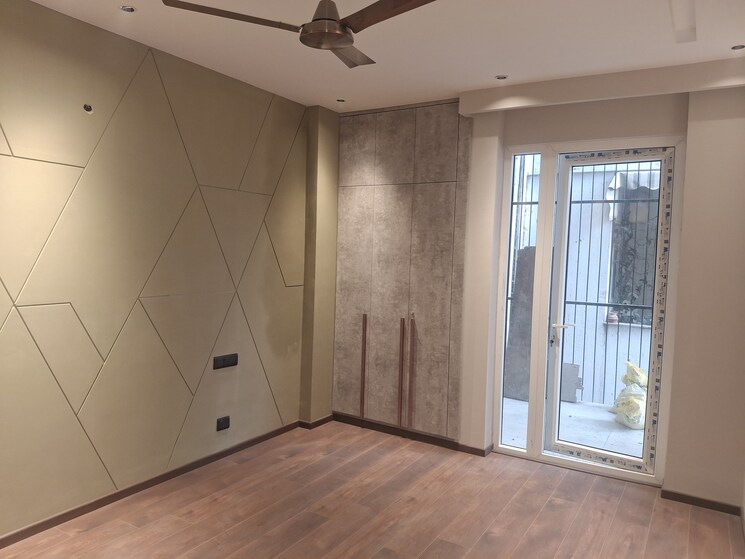 Room, dlf phase i 3 Bedroom 1800 Sq.Ft. Builder Floor In Dlf Phase I Gurgaon 9662363