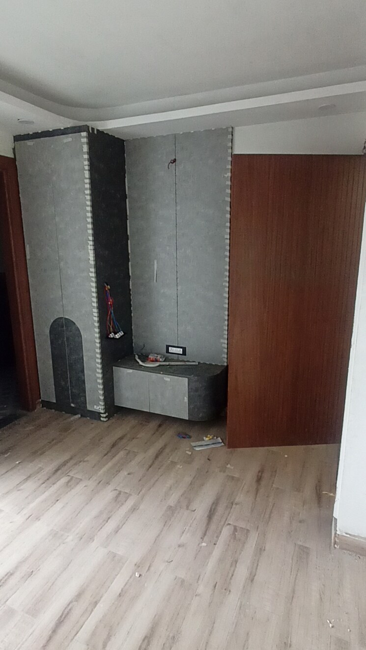 Bathroom, bijwasan 3 Bedroom 140 Sq.Yd. Builder Floor In Bijwasan Delhi 9662369