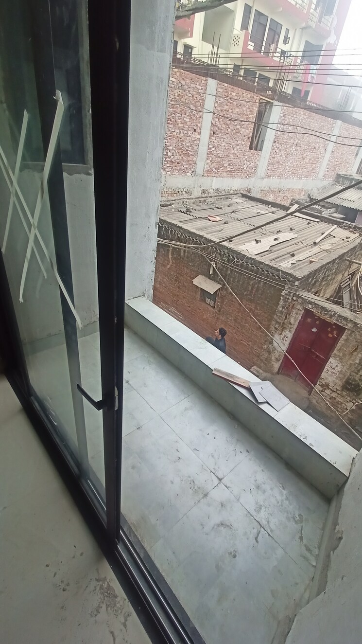 Balcony, bijwasan 3 Bedroom 140 Sq.Yd. Builder Floor In Bijwasan Delhi 9662369