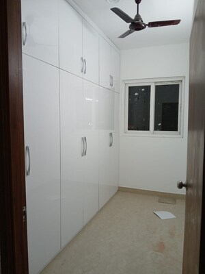 Room in 3 BHK Apartment at Stellar One, Sector 1 Greater Noida – for Sale