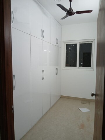 Room in 3 BHK Apartment at Stellar One, Sector 1 Greater Noida – for Sale