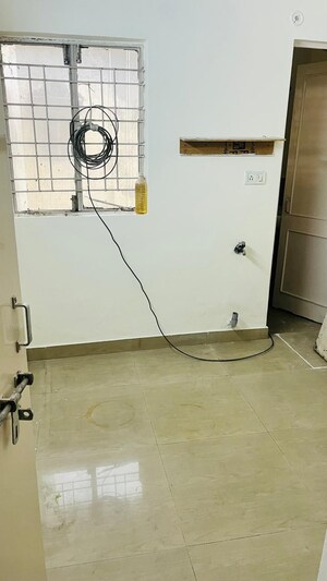 Room in 2 BHK Apartment at Jal Vayu Vihar Noida, Sector 21 – for Sale