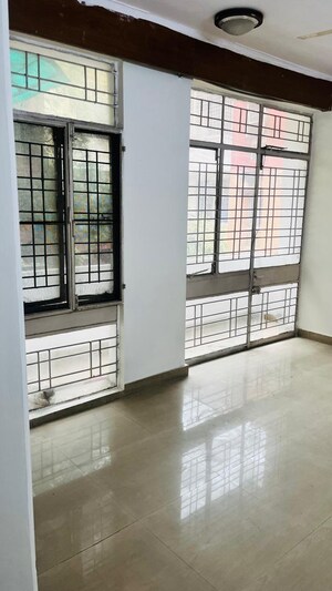 Room in 2 BHK Apartment at Jal Vayu Vihar Noida, Sector 21 – for Sale