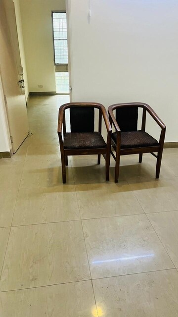 Room in 2 BHK Apartment at Jal Vayu Vihar Noida, Sector 21 – for Sale