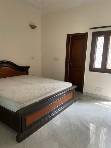 2 BHK Builder Floor For Rent in Sector 61