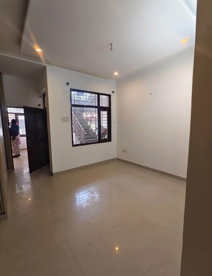 Room, dhakoli 2 Bedroom 130 Sq.Yd. Apartment In Dhakoli Zirakpur 9662418