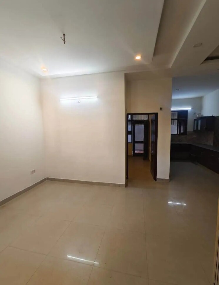 Room, dhakoli 2 Bedroom 130 Sq.Yd. Apartment In Dhakoli Zirakpur 9662418