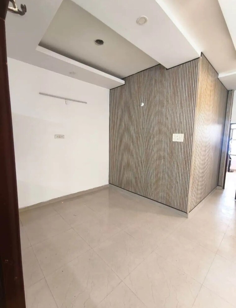 Room, dhakoli 2 Bedroom 130 Sq.Yd. Apartment In Dhakoli Zirakpur 9662418