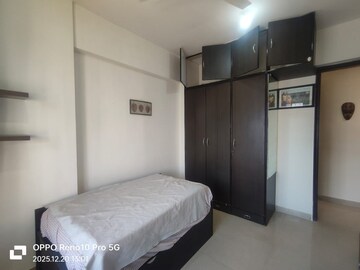 Bedroom in 2 BHK Apartment at Lake Florence, Powai – for Rent