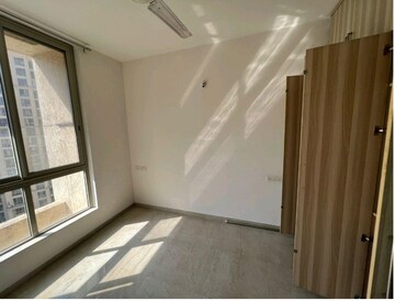 2 BHK Apartment For Rent in Hiranandani Estate Rodas Enclave, Ghodbunder Road