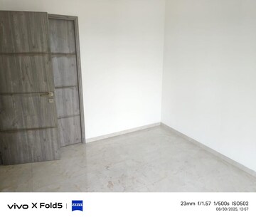 Room in 1 BHK Apartment at IM Applaud 38, Goregaon East – for Sale