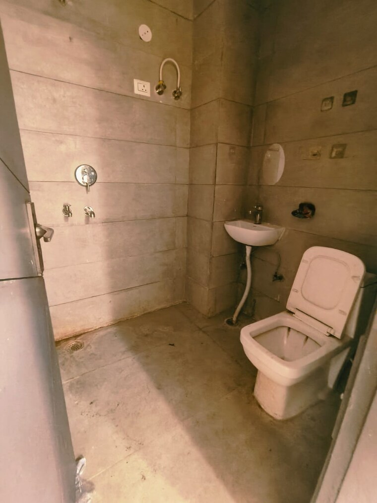 Attached Bathroom, dwarka mor 2 Bedroom 540 Sq.Ft. Builder Floor In Dwarka Mor Delhi 9662469